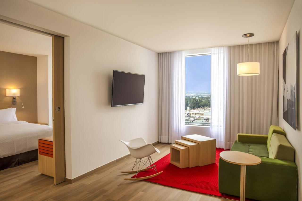 Fiesta Inn Parque Пуэбла Экстерьер фото