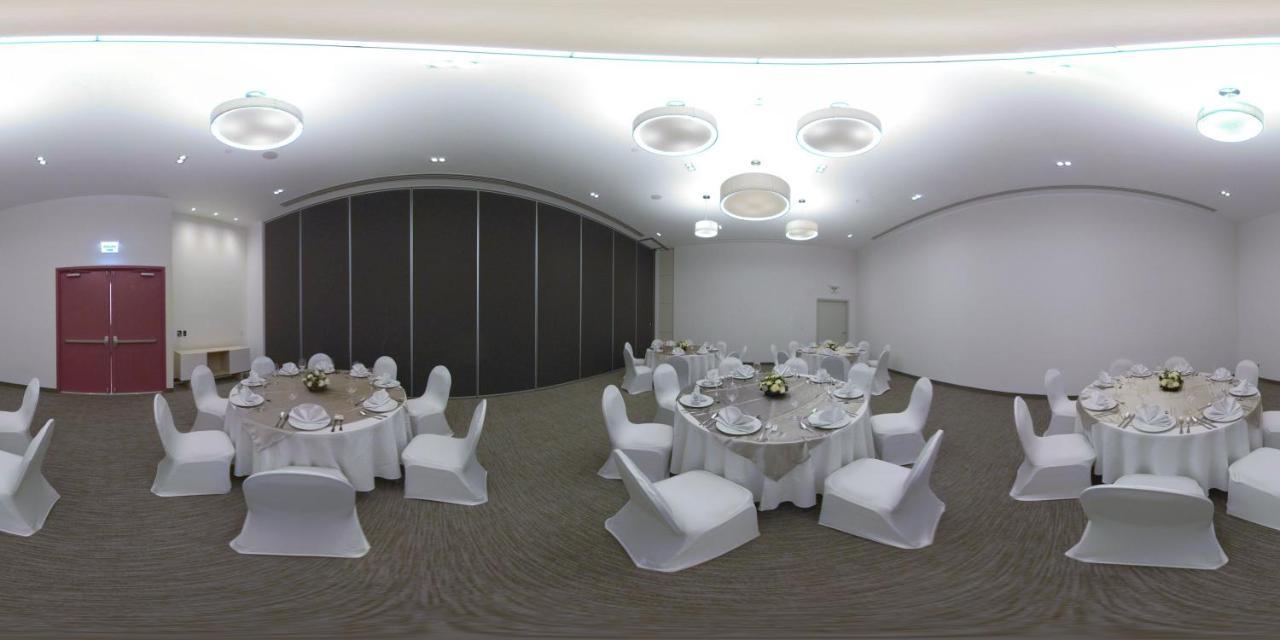 Fiesta Inn Parque Пуэбла Экстерьер фото