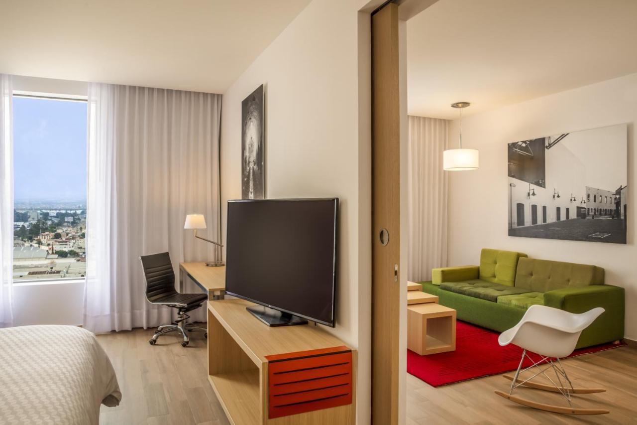 Fiesta Inn Parque Пуэбла Экстерьер фото