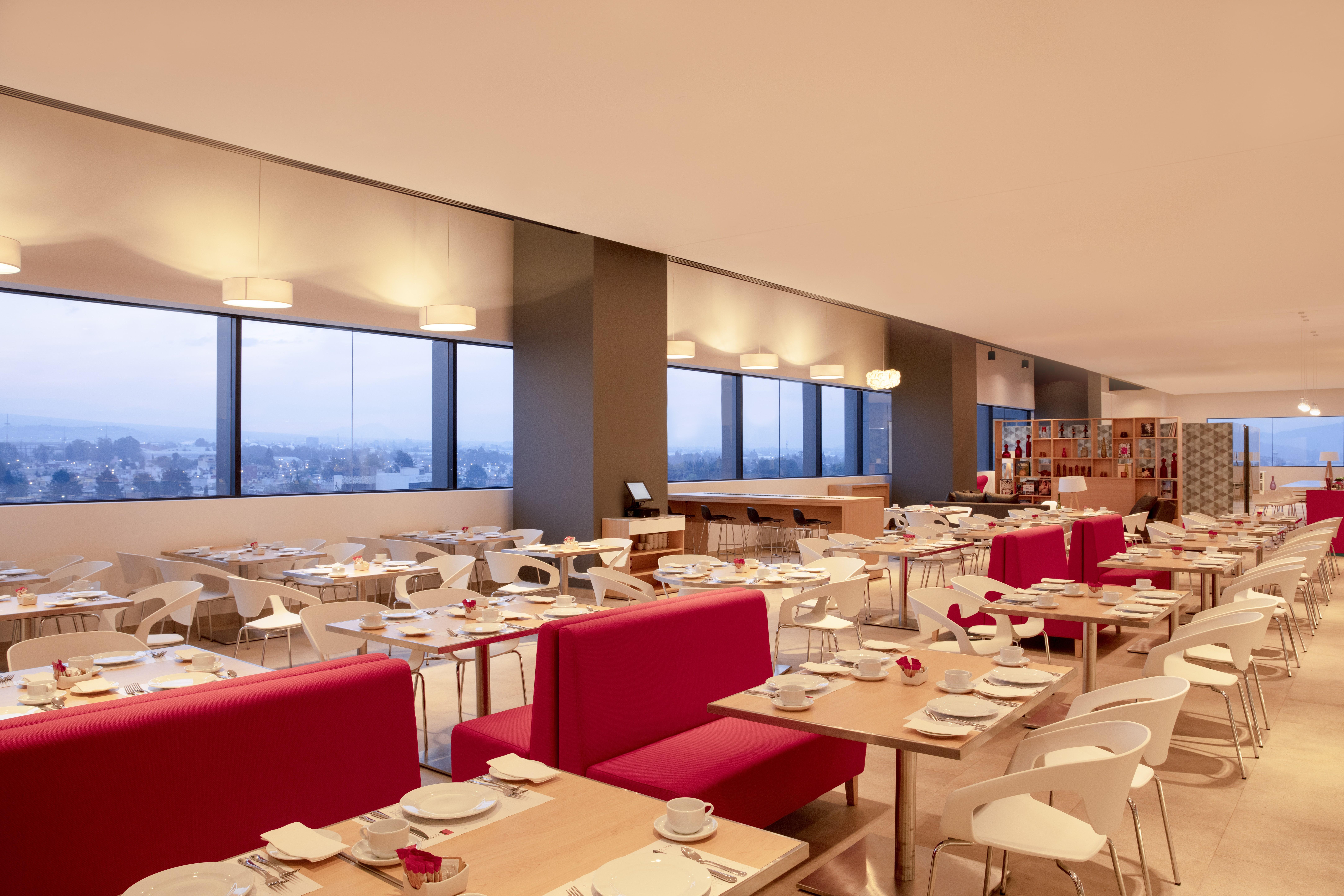 Fiesta Inn Parque Пуэбла Экстерьер фото
