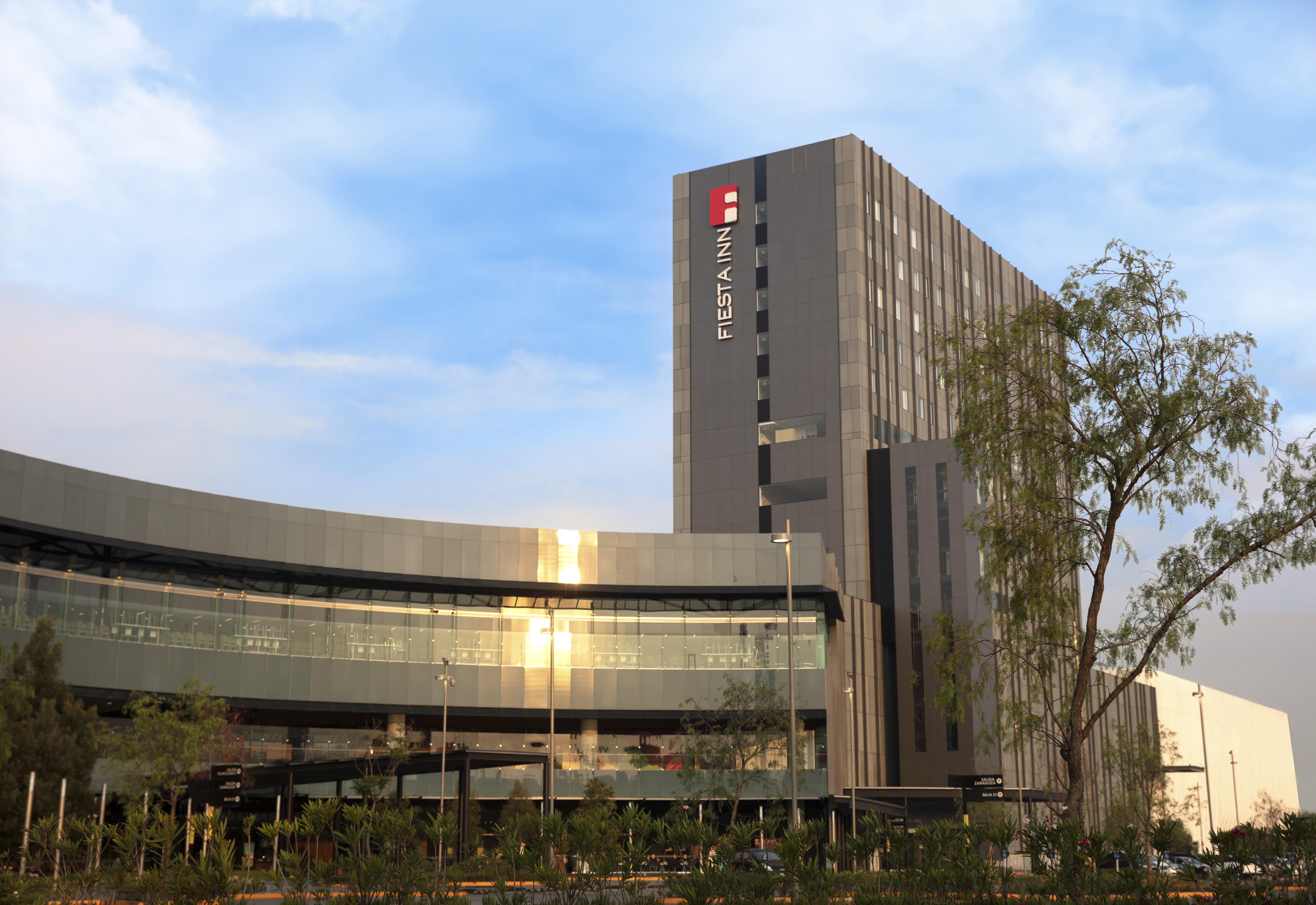 Fiesta Inn Parque Пуэбла Экстерьер фото