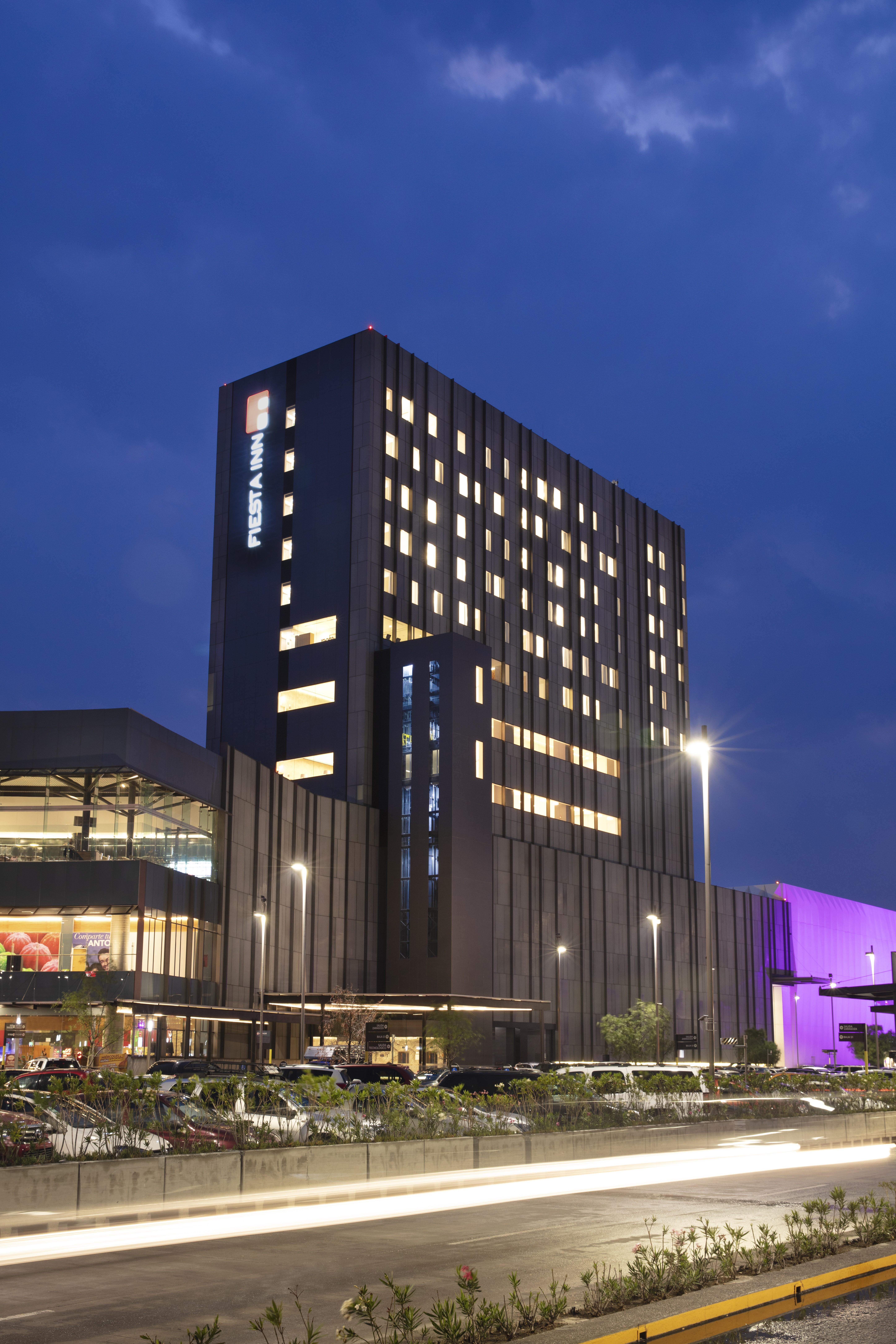 Fiesta Inn Parque Пуэбла Экстерьер фото